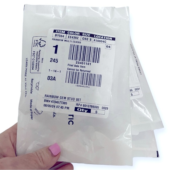 J. CREW Crystal Stud Earrings 6 Pair Set Stackable Multi Color Rhinestones NWT - Picture 9 of 10